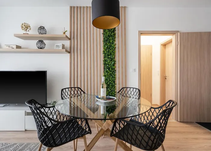 Westside River Apartment